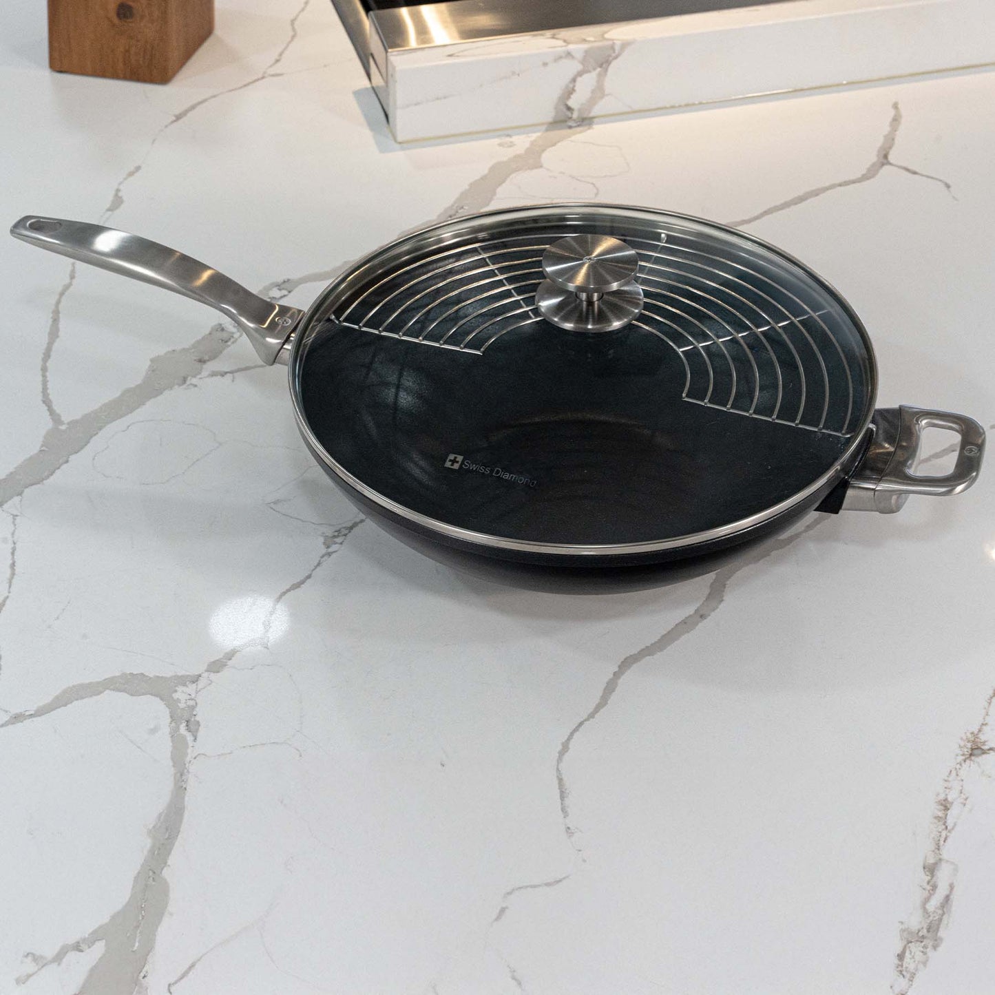 Swiss Diamond CXD Induction Wok with Lid (12.5 inches)