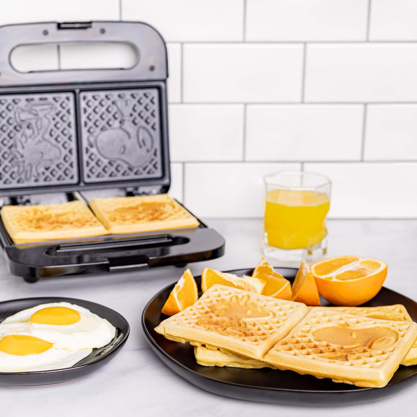 Snoopy & Woodstock Peanuts Square Waffle Maker
