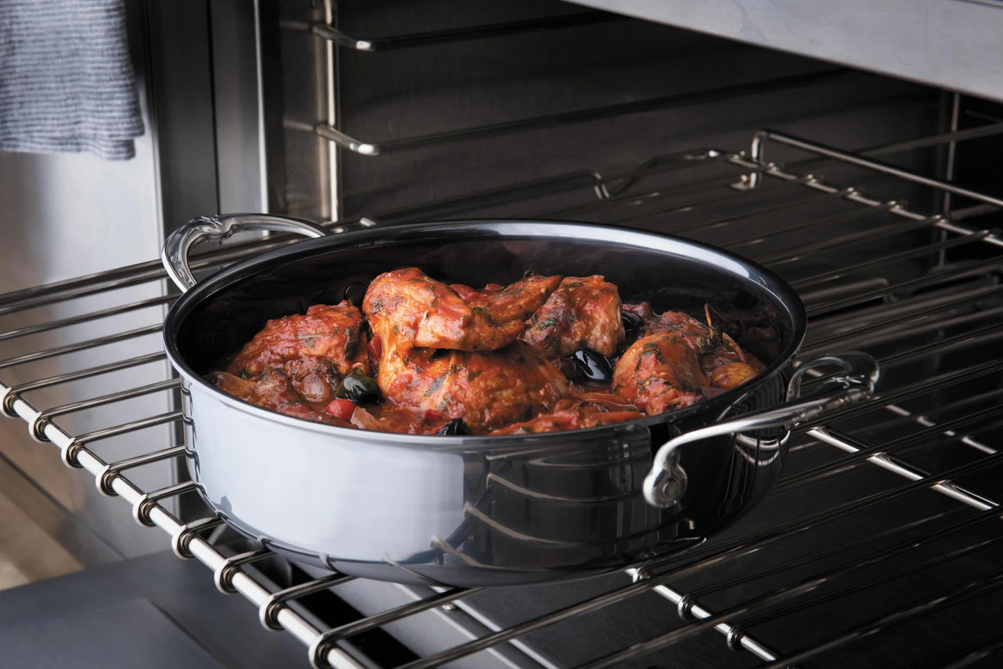 Hestan NanoBond Titanium Sauteuse (3.5-Quart)