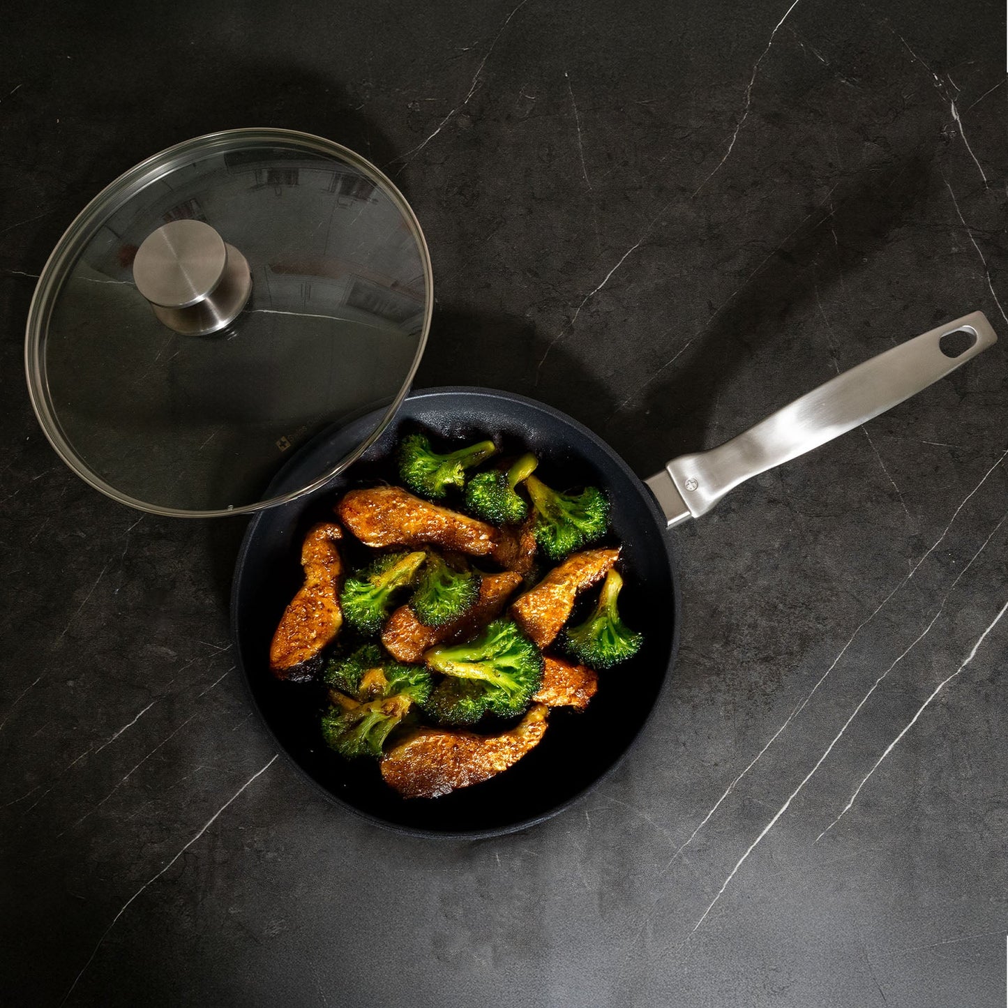 Swiss Diamond CXD Induction Fry Pan with Lid (9.5 inches)