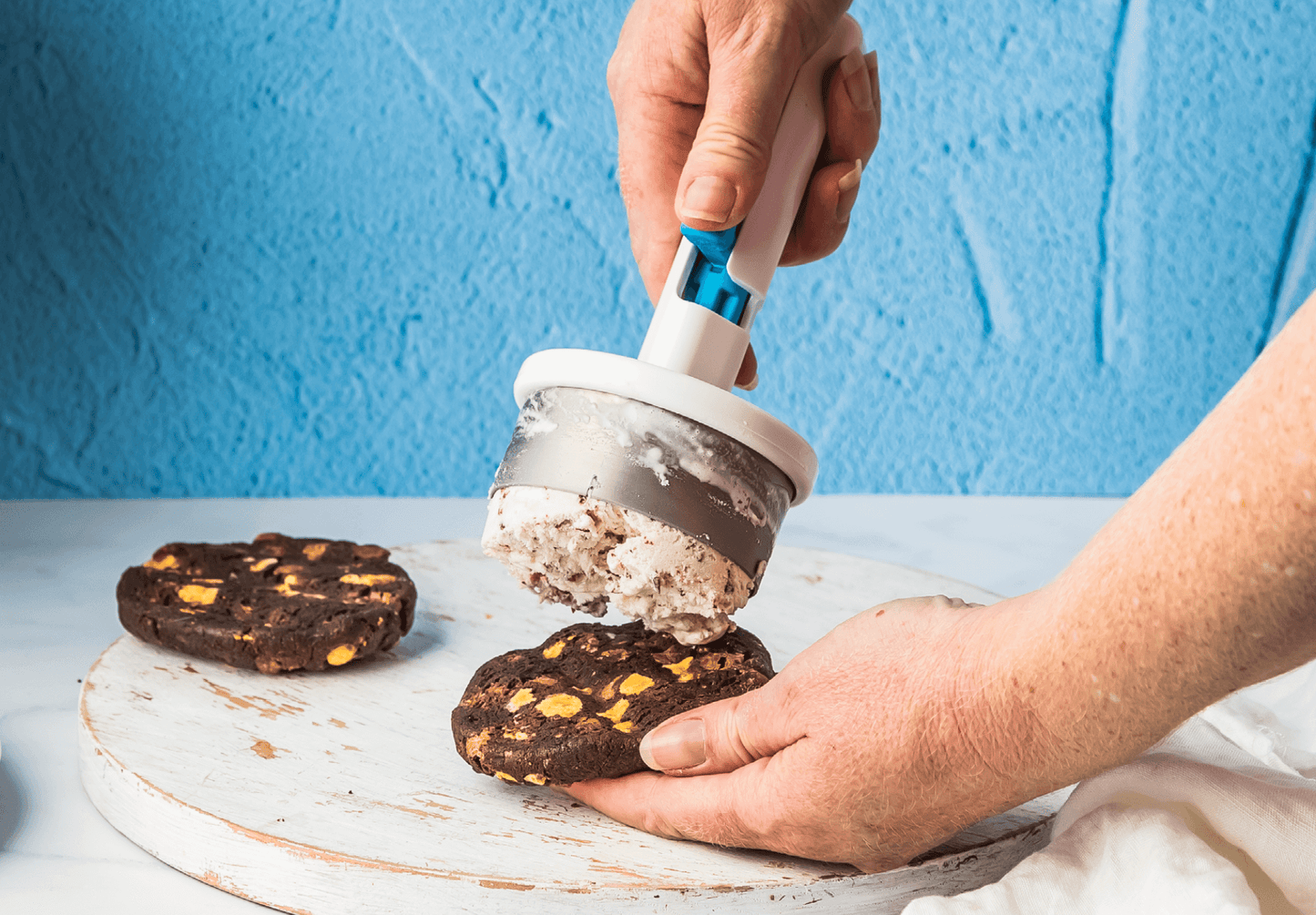 Icepo: Ice Cream Sandwich Maker