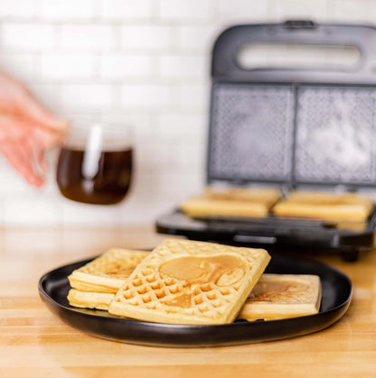 Snoopy & Woodstock Peanuts Square Waffle Maker