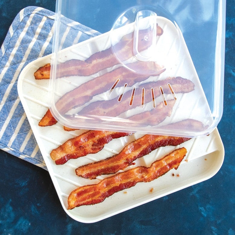 Nordic Ware Microwaveable Medium Slanted Bacon Tray with Lid – The ...