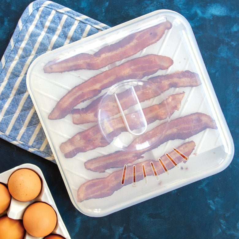 Nordic Ware Microwaveable Medium Slanted Bacon Tray with Lid