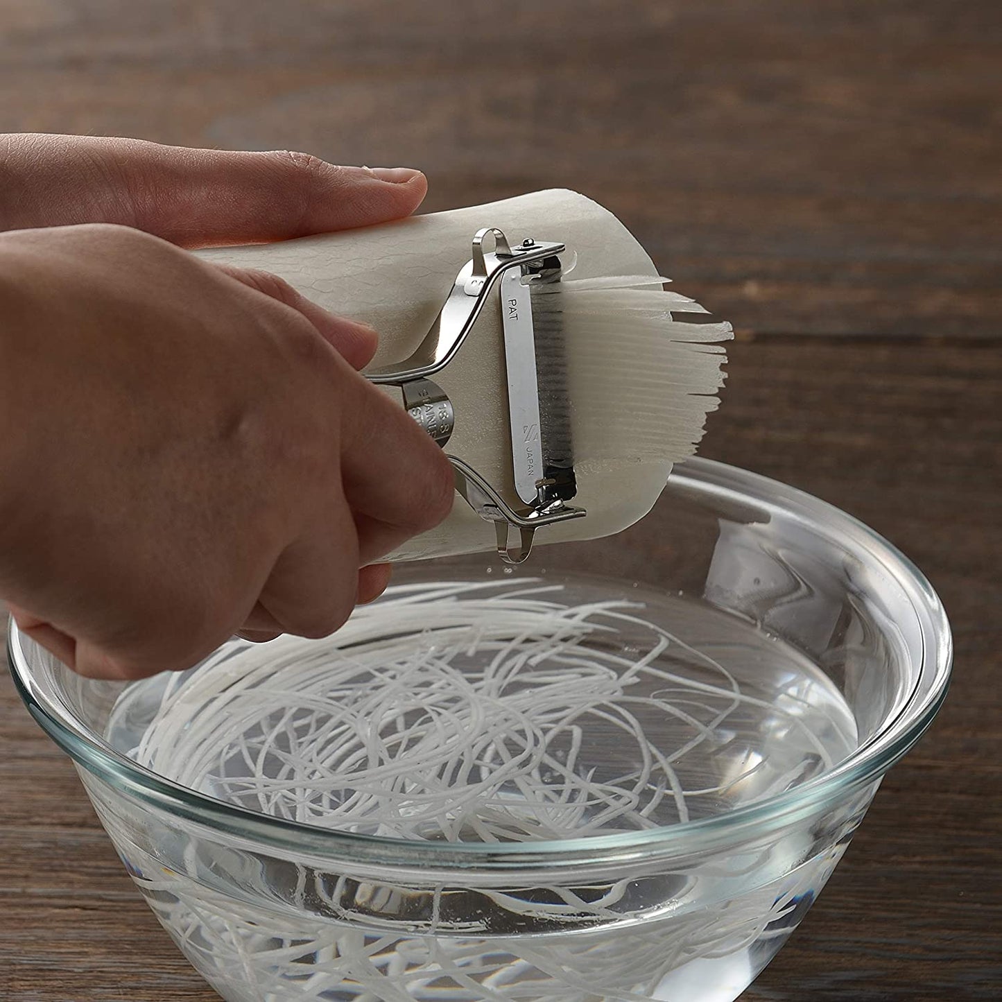 Pro Grade Julienne Speed Peeler - Made in Japan