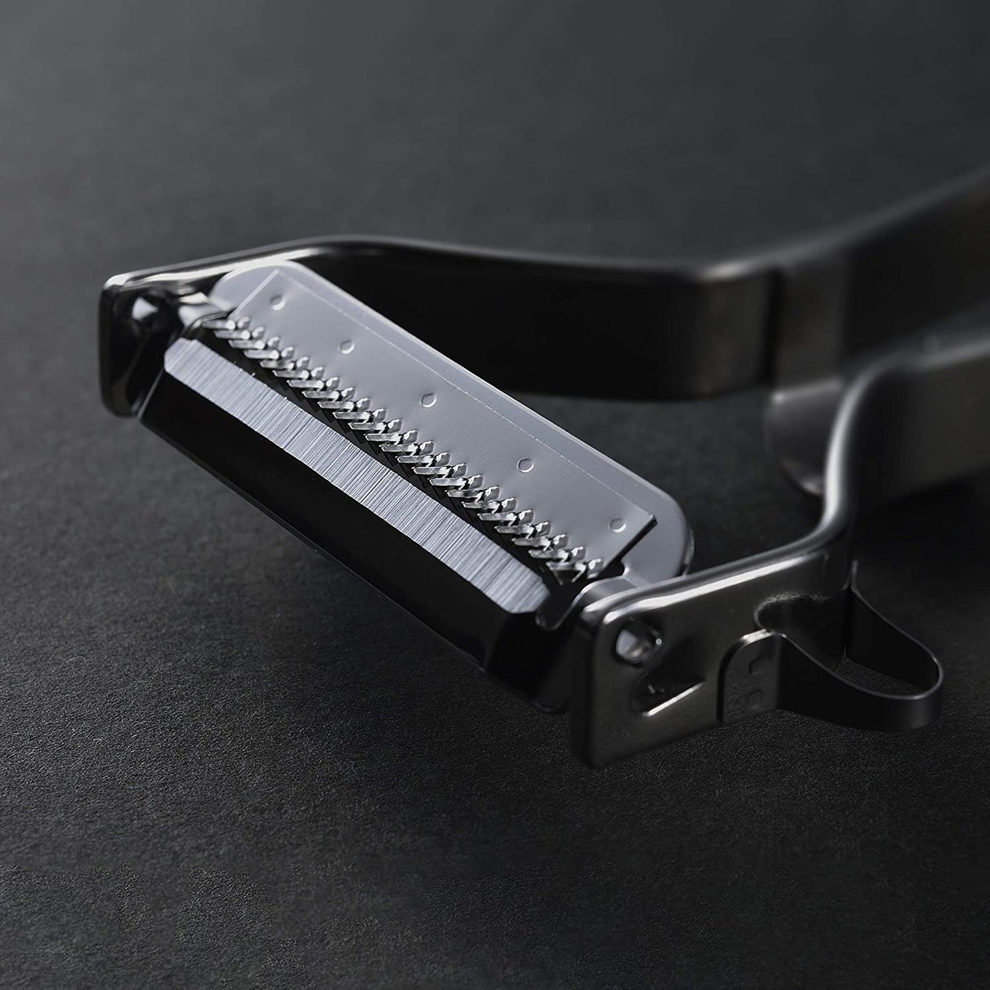 Pro Grade Julienne Speed Peeler - Made in Japan